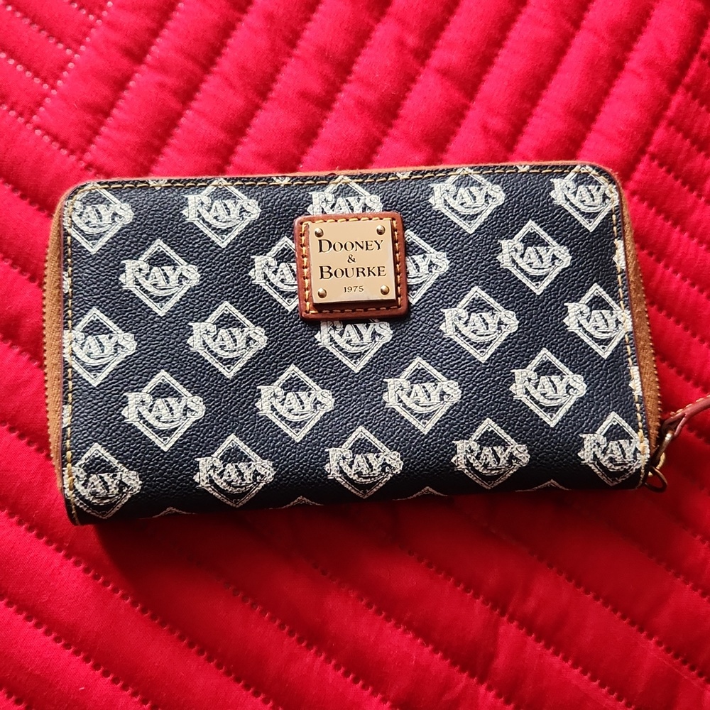 Dooney and Bourke wallet